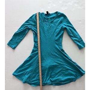 Forever 21 Medium Teal 3/4 Sleeve Skater Dress Excellent Condition